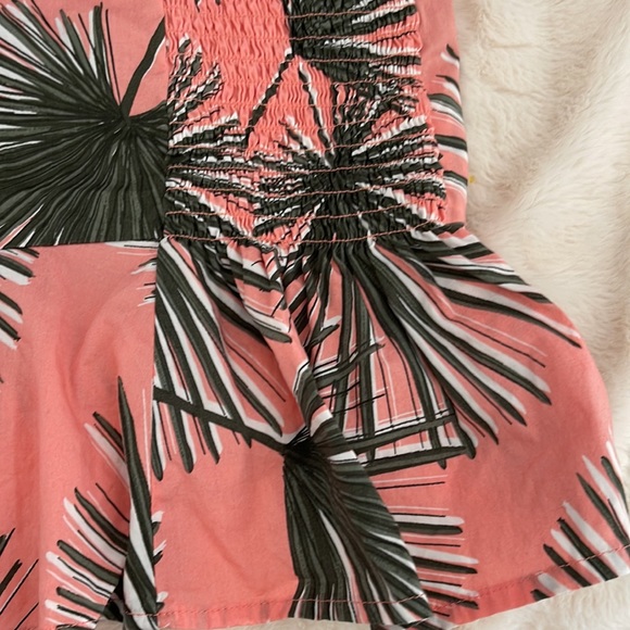 a.n.d eawy . Size M. Color pink and Gary - Picture 7 of 11